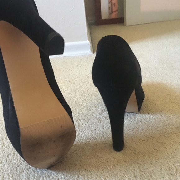 Black Steve Madden 5 inch heels. - Picture 4 of 4